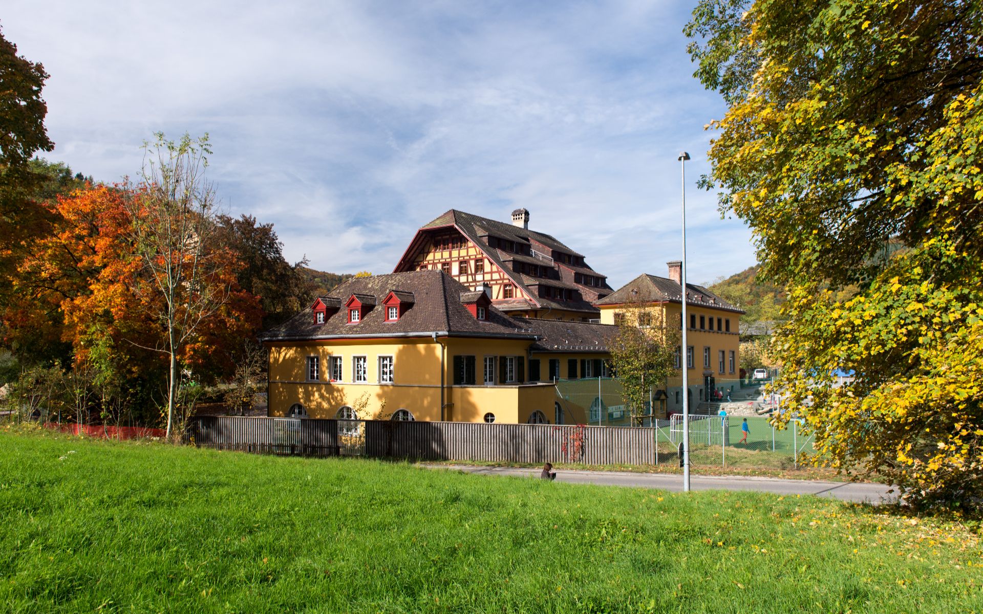 photo of school building